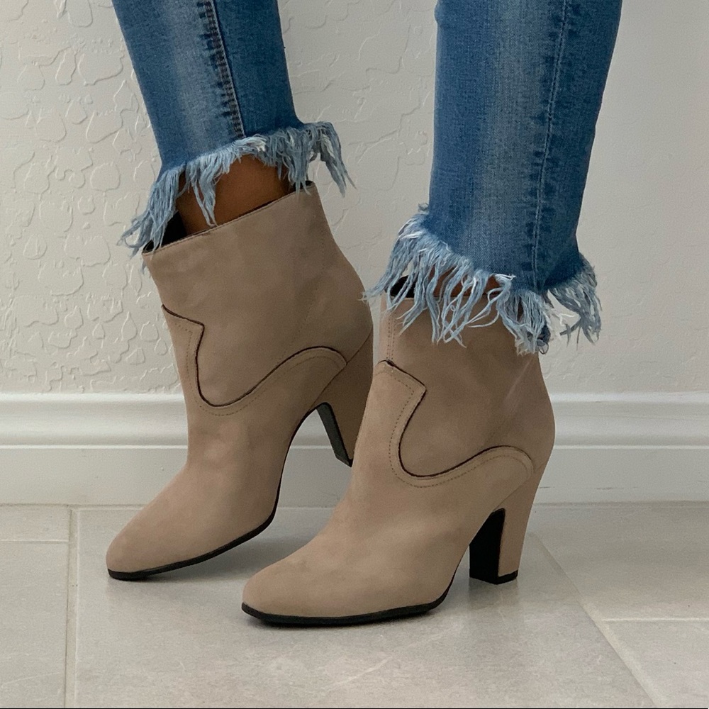 NIB Cream Distressed Pull On Western Ankle Booties